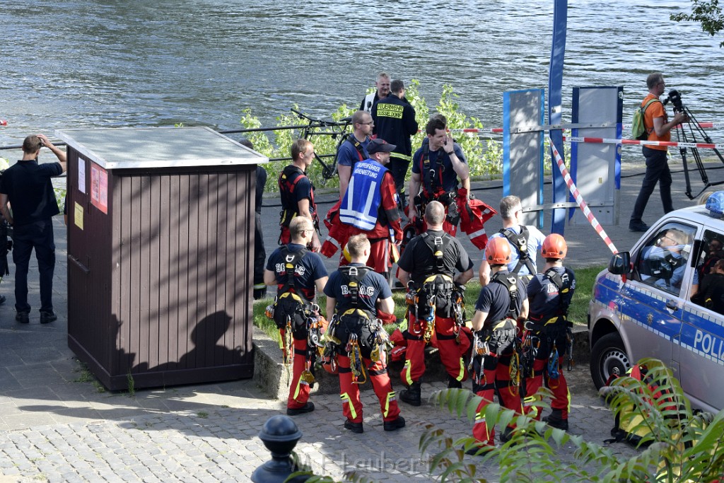 Koelner Seilbahn Gondel blieb haengen Koeln Linksrheinisch P336.JPG - Miklos Laubert